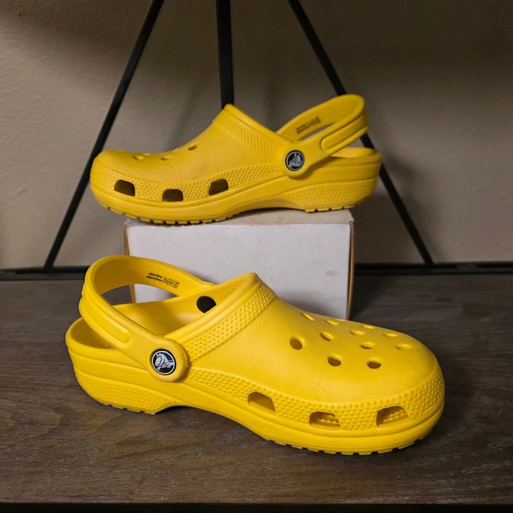Crocs Classic Clog Lemon Yellow‎ Mens 5 Womens 7 Unisex Comfort Slip On Shoes